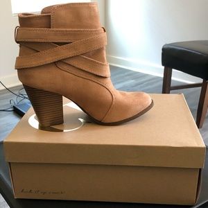 Tan short boot w/ heel
